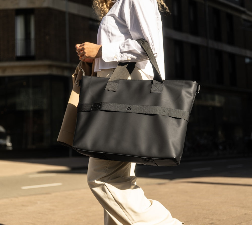 Airback TOTE - Matt Black