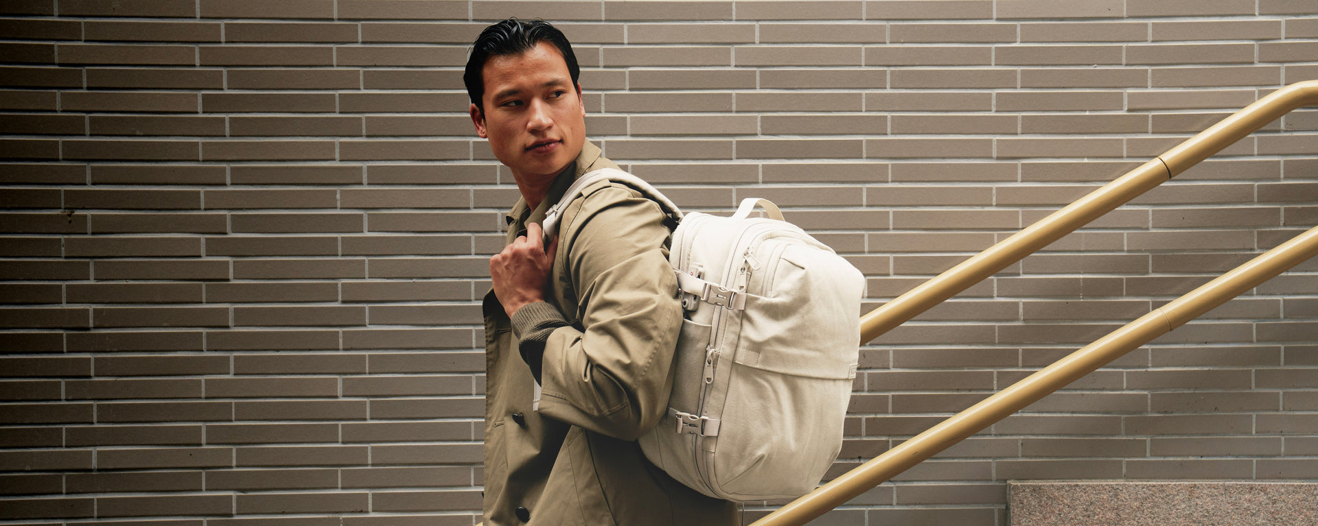 The AIRBACK system, reworked in canvas