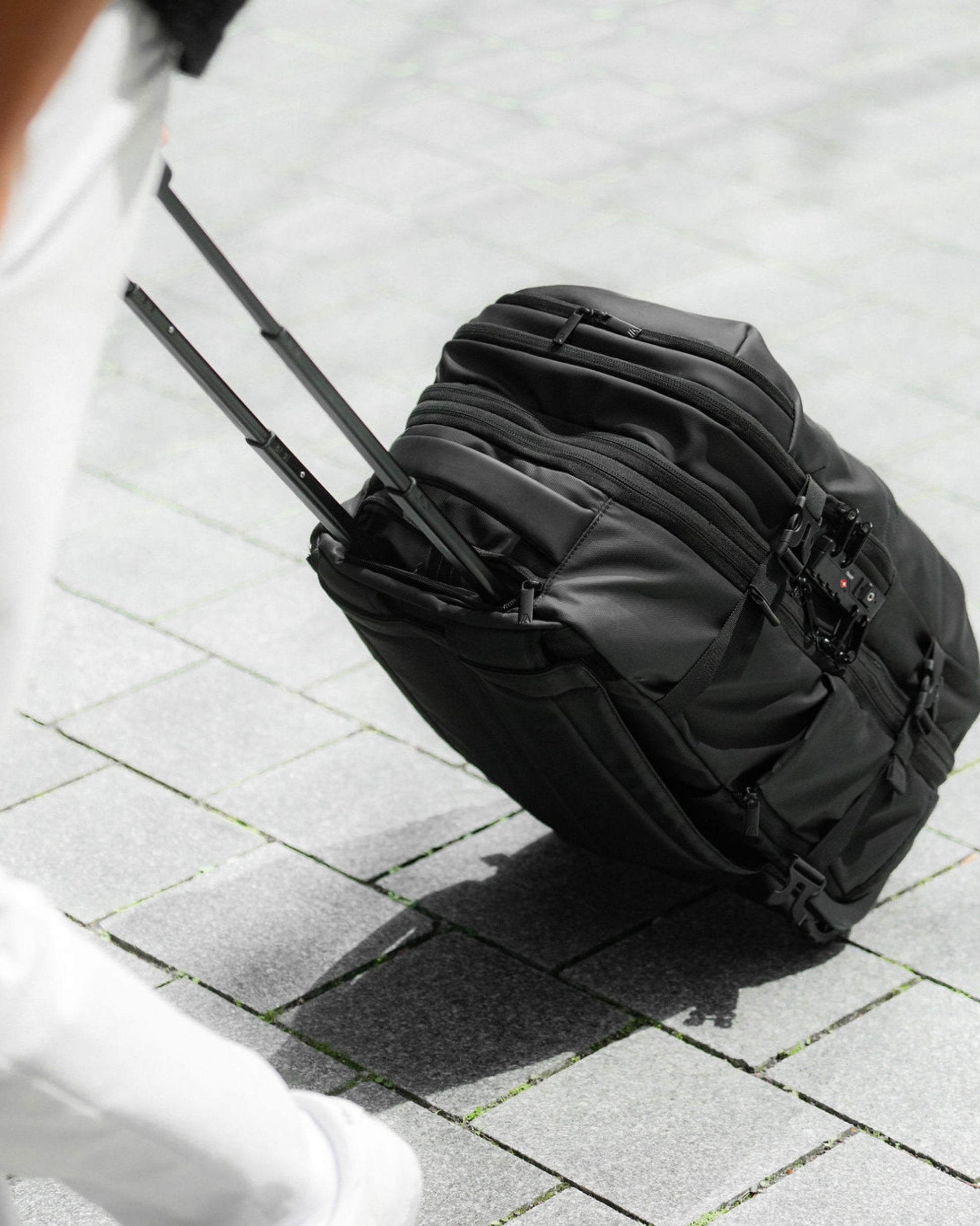 Carry-On Vacuum Backpack with Trolley (2-in-1) | Airback Carry-On Vacuum Backpack with Trolley (2-in-1) | Airback